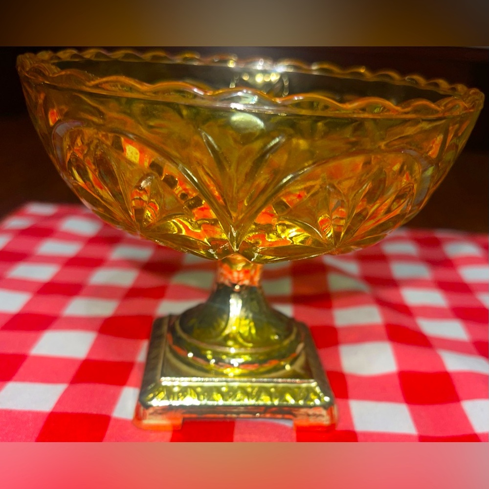 Vintage amber small dish on metal base scalloped starburst